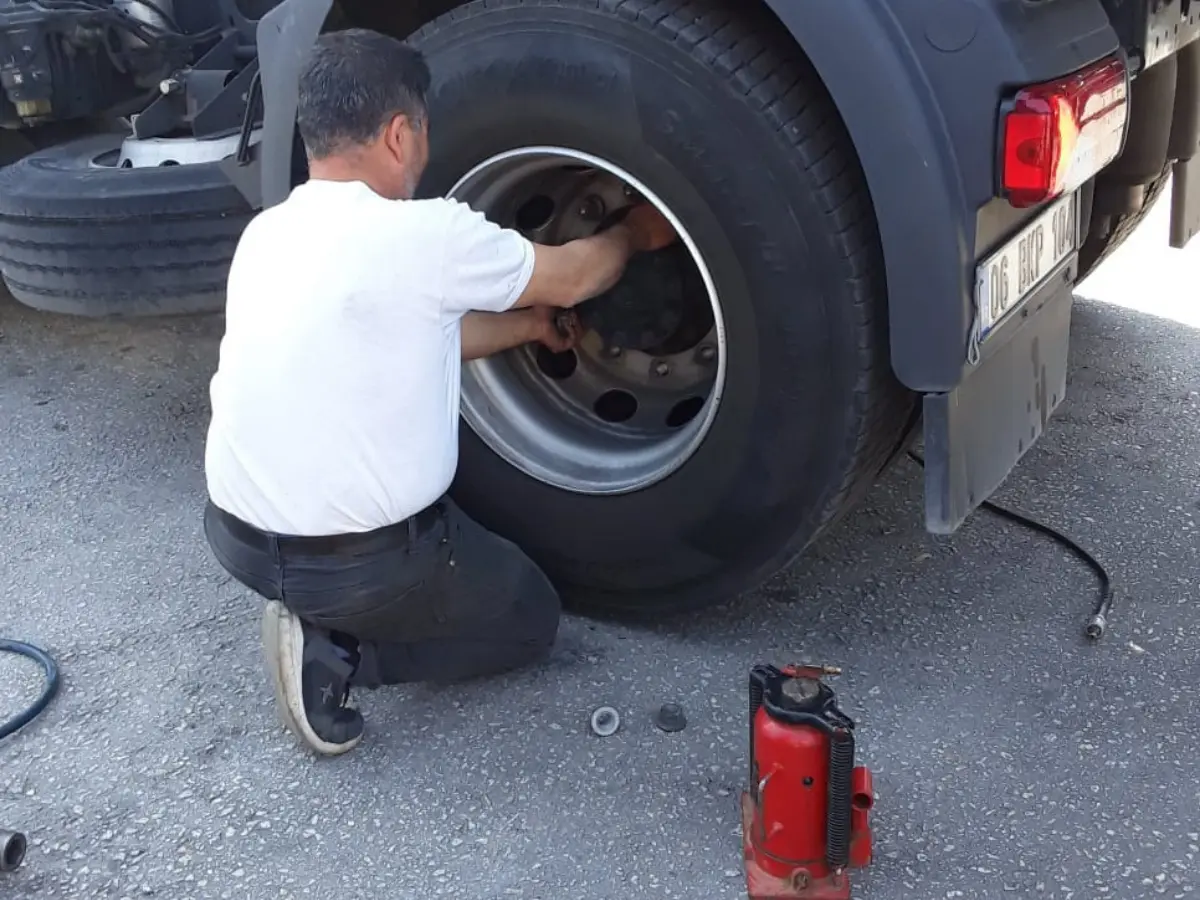 Derebucak Oto Lastikçi